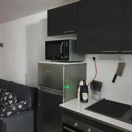 Apartamento By Alpstays *
